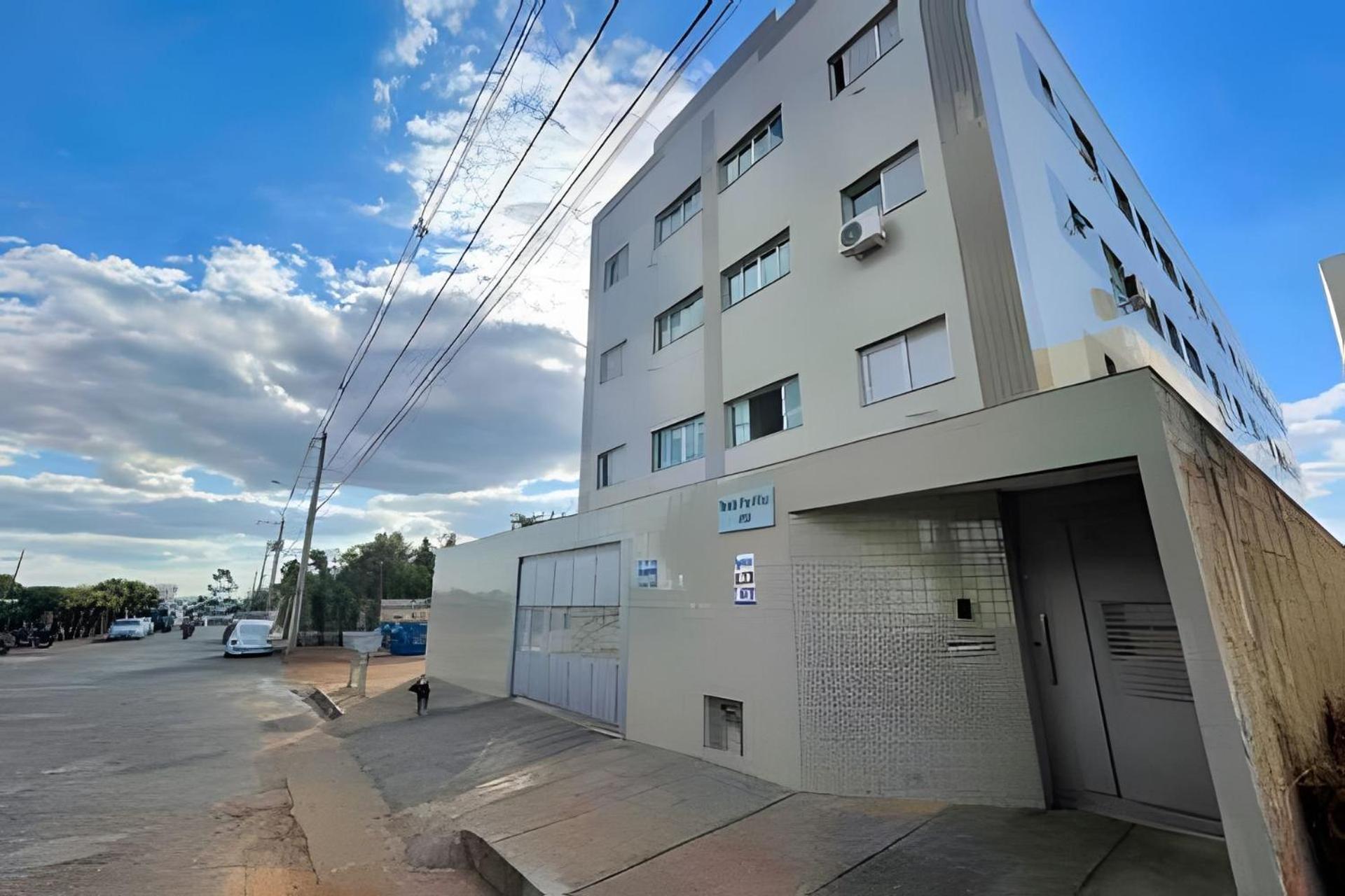 202- APARTAMENTO COMPLETO para até 5 HOSPEDES Patos de Minas Exterior foto